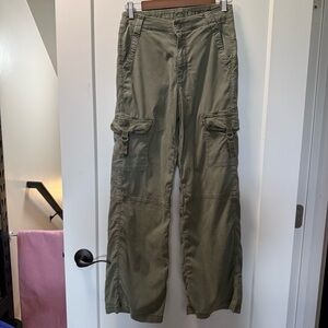 American Eagle Stretch 360 Super High Rise Baggy Wide Leg Cargo Utility Pant 0‎
